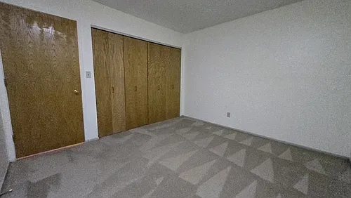 815 W Puetz Rd — Photo 8