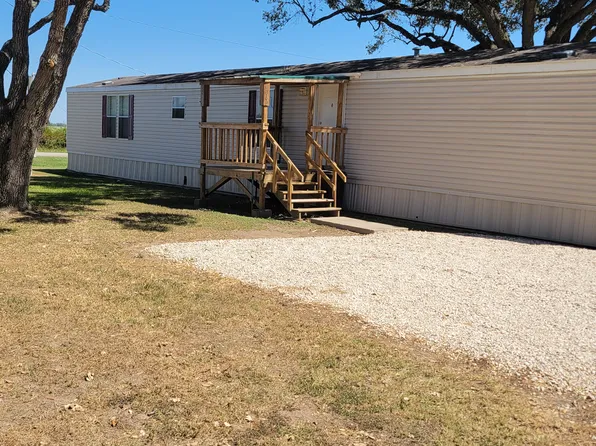 4046 Birch Ln, Wallis, TX 77485