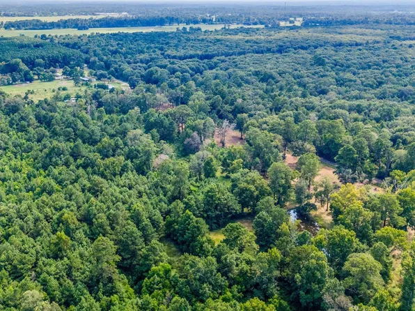 1094 County Road 2060, Hull, TX 77564