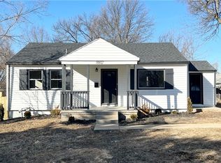 8602 Greenwood Rd, Raytown, MO 64138