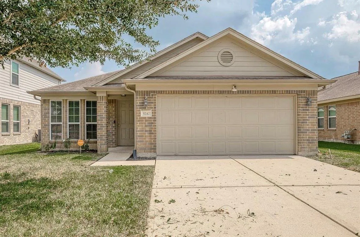 3 bed, 2.0 bath, 1547 sqft, $2,000 — Photo 1