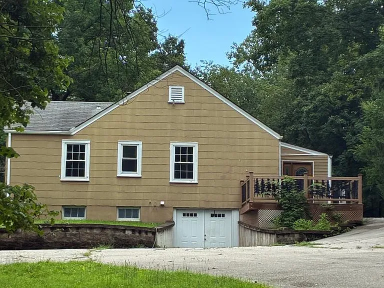 260 Old Sulphur Spring Rd — Photo 2