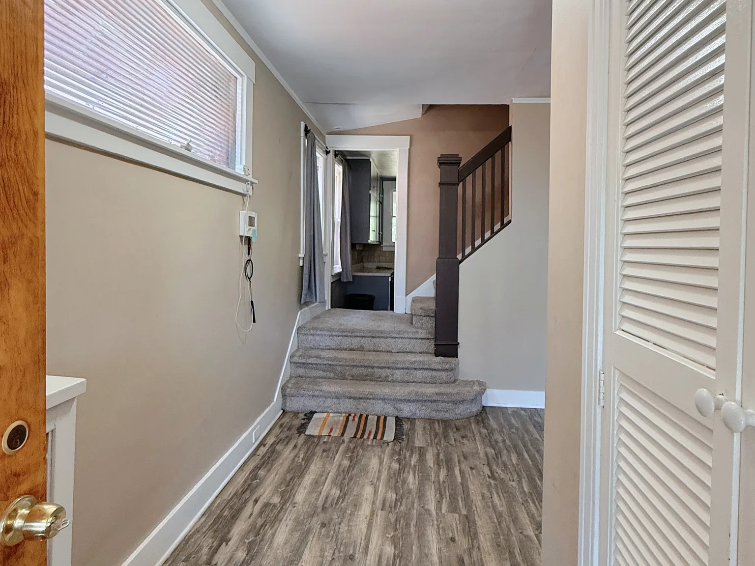 5 bed, 2025 sqft, $3,100 — Photo 3