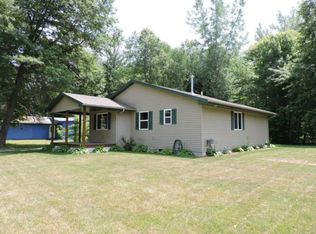 69 W Beamish Rd, Sanford, MI 48657