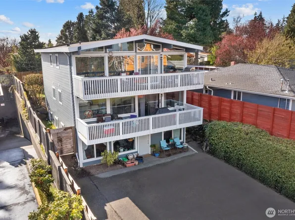 9237 12th Avenue NW, Seattle, WA 98117