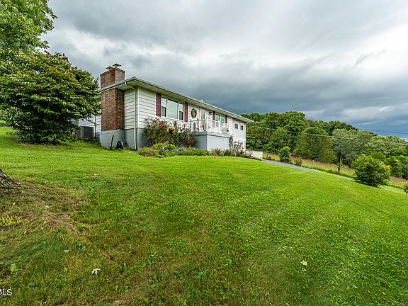 5th image of 8589 Reedy Creek Rd
