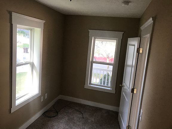 4th image of 315 Regent St