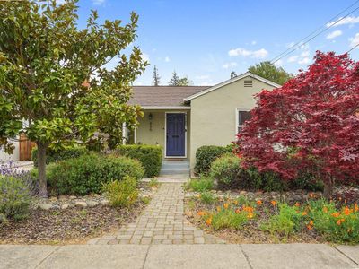 825 50th St, Sacramento, CA, 95819