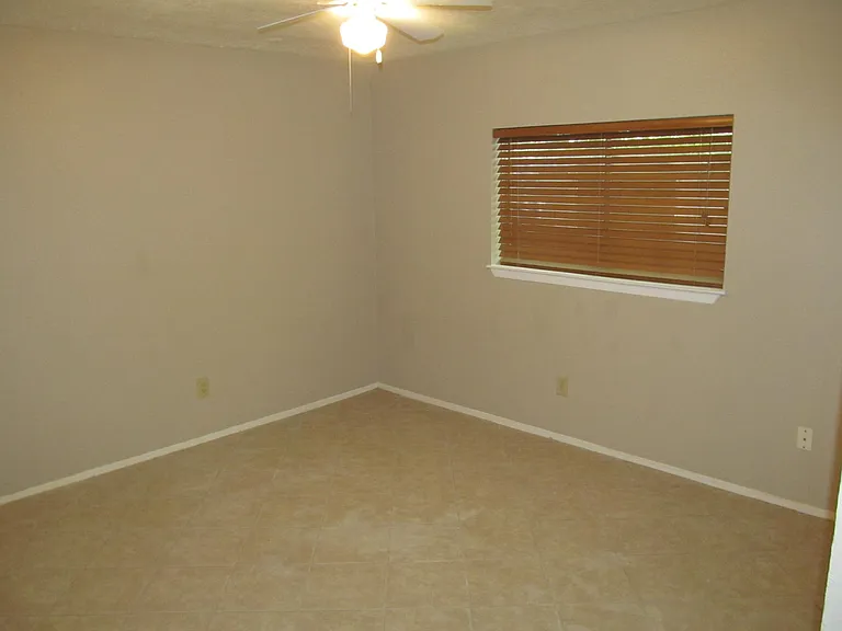 23822 Lestergate Dr — Photo 18
