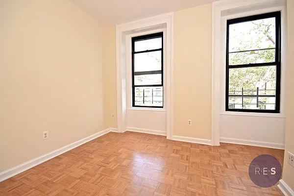 Rented by RES New York | media 6