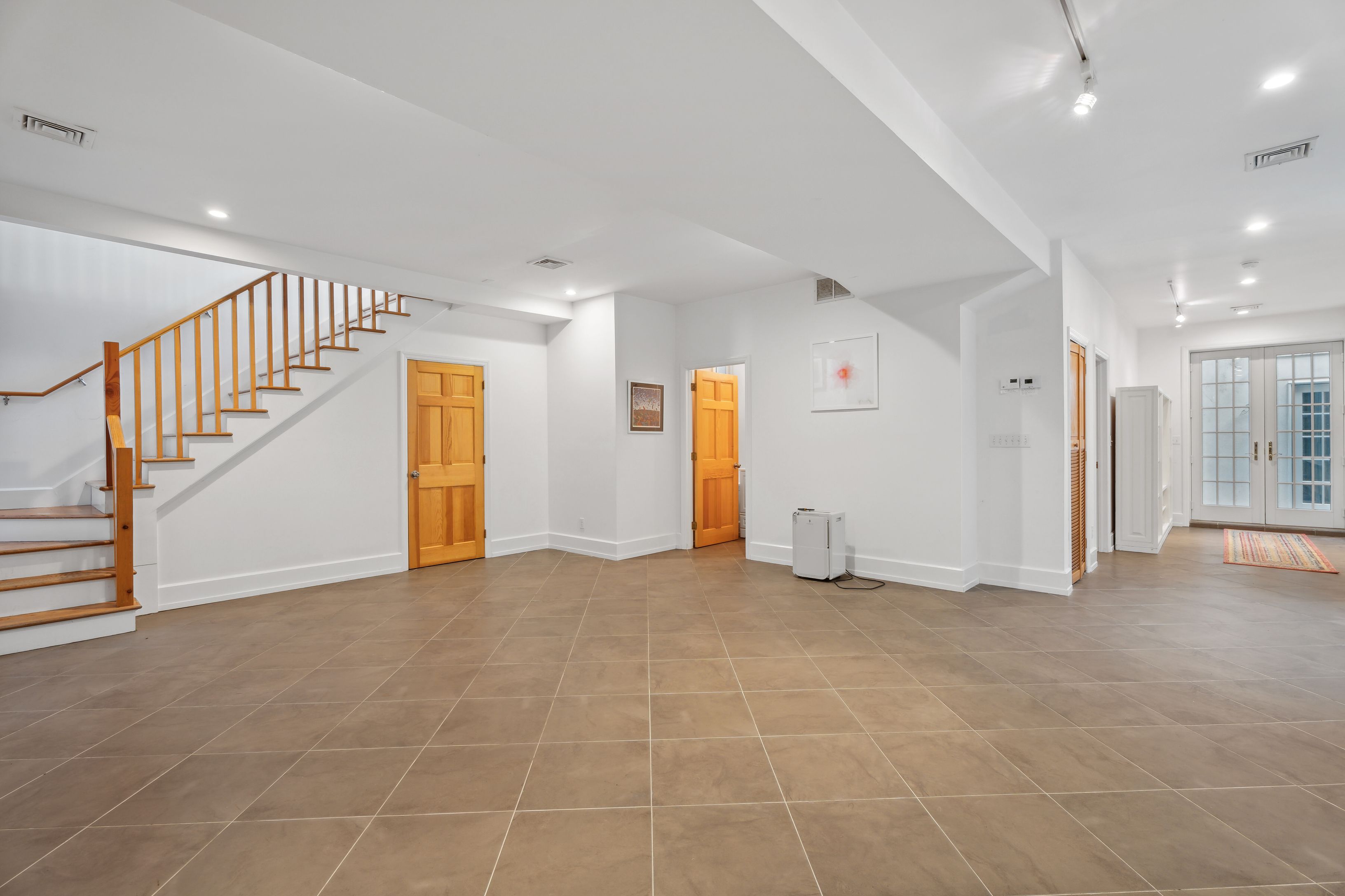 1201 Springs Fireplace Rd, East Hampton, NY 11937 Out East