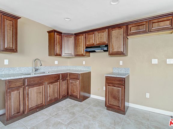 5th image of 1377 W 2nd St