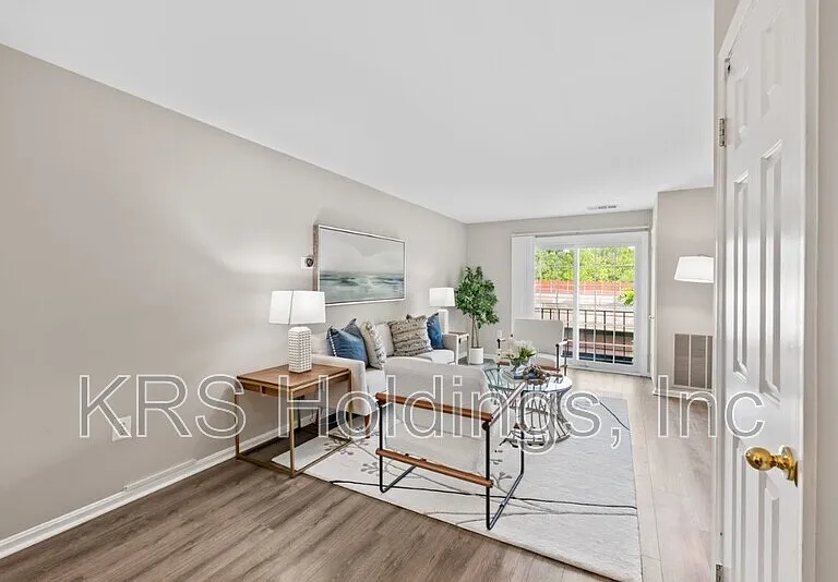 2050 N Calvert St #410 — Photo 2