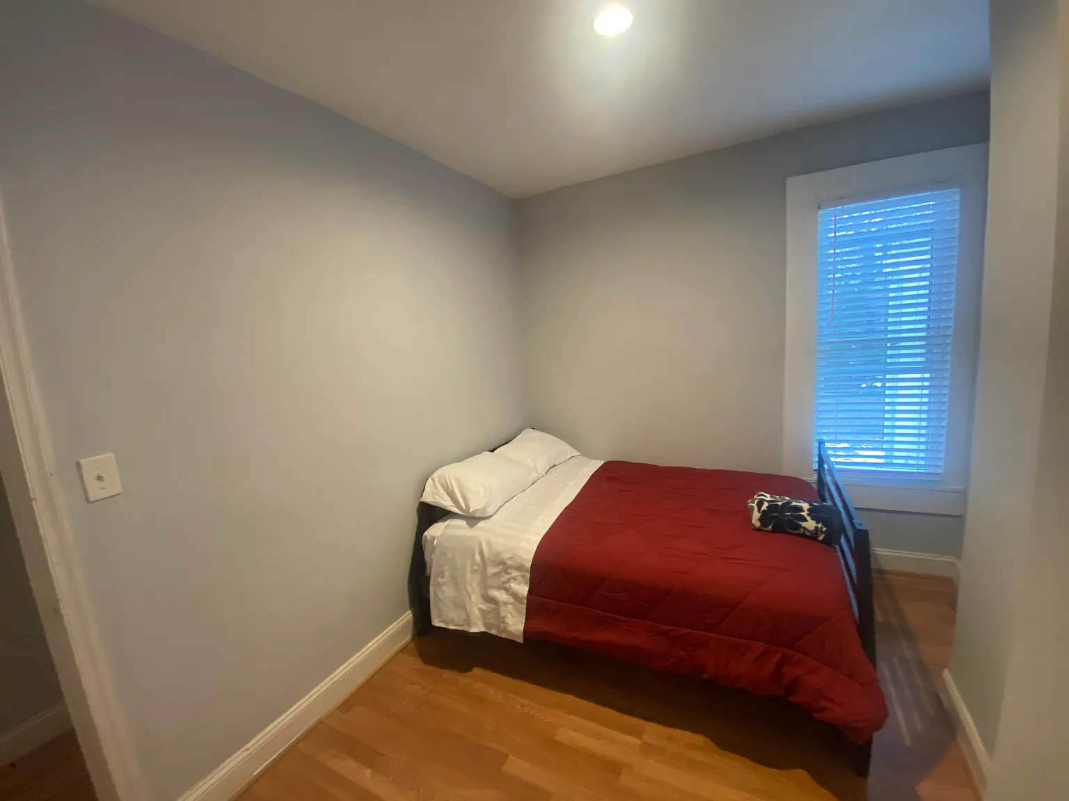 906 E Preston St — Photo 3
