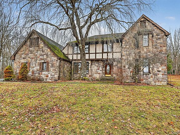 2nd image of 125 Post Hill Road