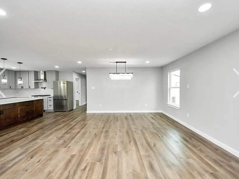 1218 Des Jardines St — Photo 4