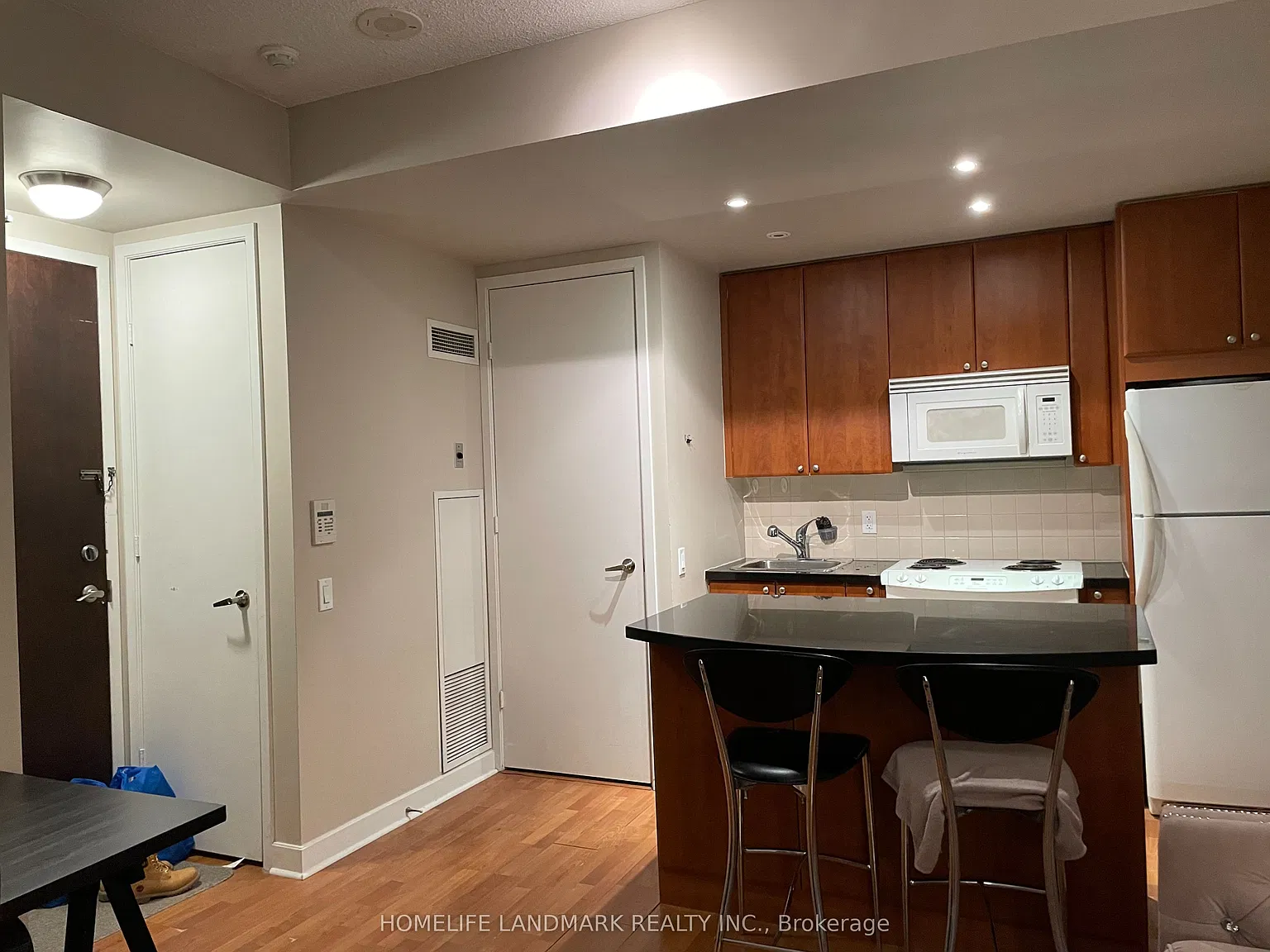 1 bed, $2,300 — Photo 4