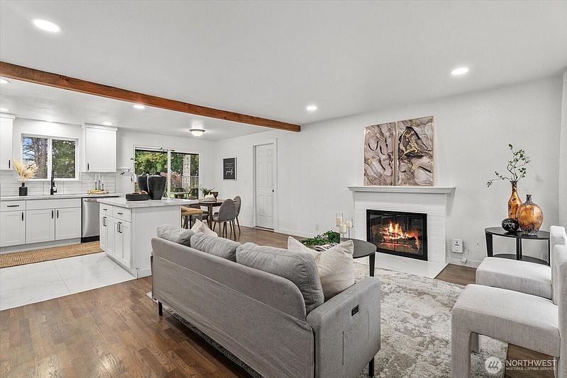4th image of 606 25th Street SE