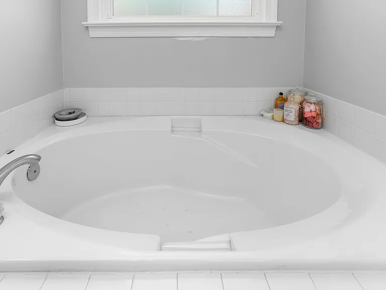 305 Lucas Park Dr — Photo 18
