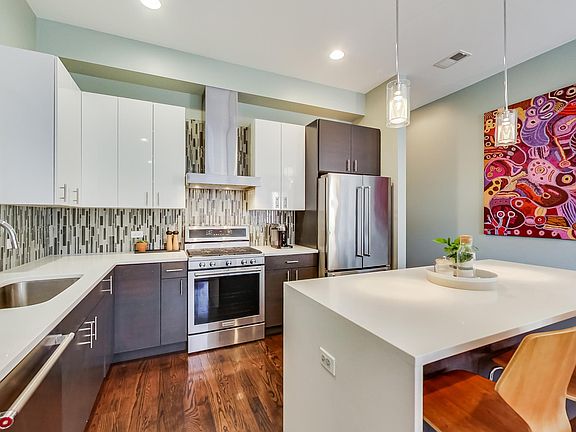3rd image of 2495 N Milwaukee Ave #2N