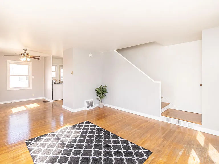 249 Madison St — Photo 2
