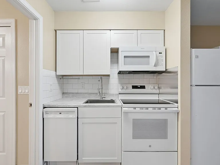 48 Marina Cove Dr #103A — Photo 16
