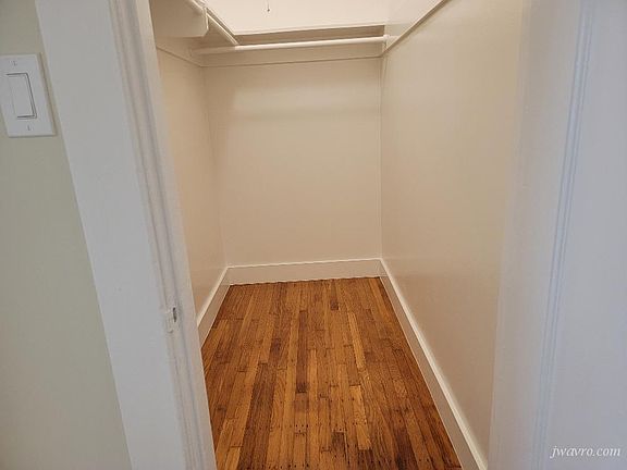 4th image of 1785 Ofarrell St #11
