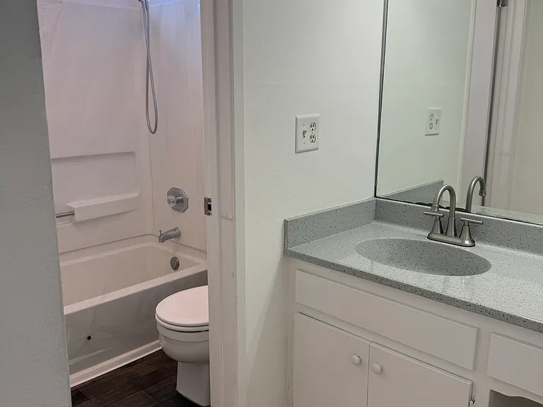 2502 Manhattan Beach Blvd #16 — Photo 13