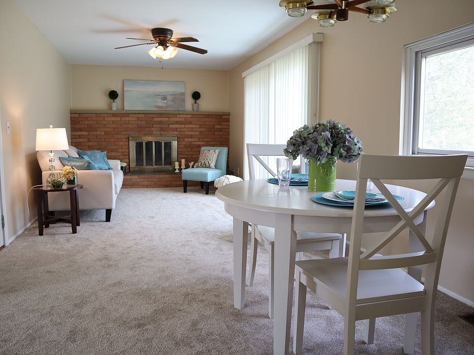 1st image of 120 Haviland Ct
