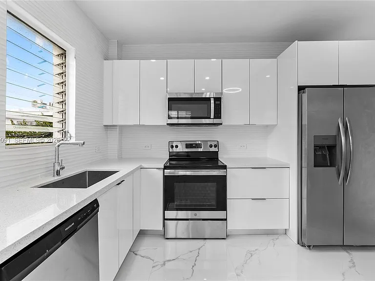 842 Meridian Ave #2D — Photo 6