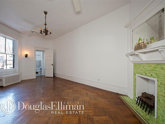 5th image of 33 W 94th St