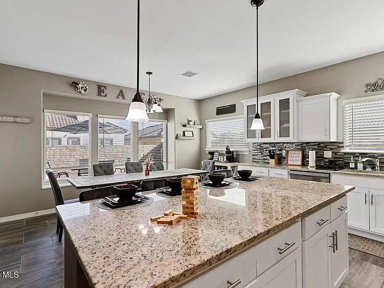 904 Cottage Pl — Photo 13