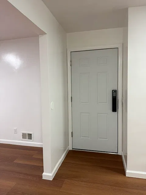 1 bed, 800 sqft, $1,900 — Photo 2