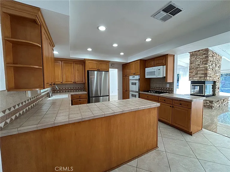 24010 Hatteras St — Photo 5