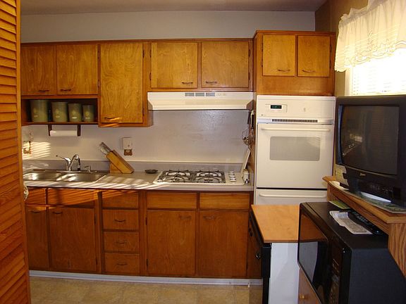 Updated kitchen with new appliances