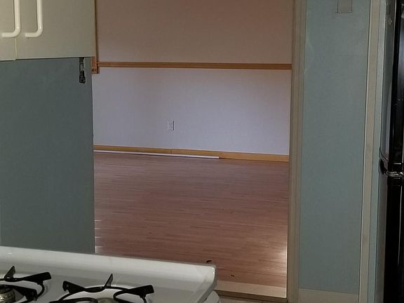3rd image of 71 Gary Pl Floor 2