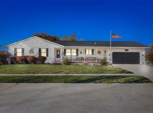 2750 Lynn Dr, Marion, IA 52302