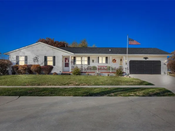 2750 Lynn Dr, Marion, IA 52302