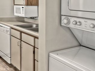 3222 S 68th Plz, Omaha, NE 68106