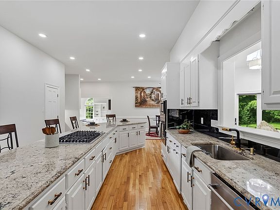 5th image of 3300 Wicklow Ln