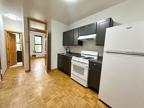 3rd image of 696 Sackett St APT 3R