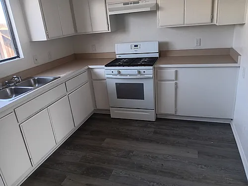 16440 Sequoia St #4 Photo 1