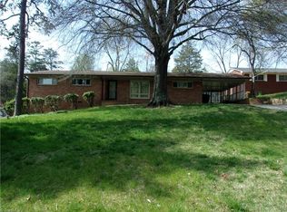 304 Pine Ridge Dr, High Point, NC 27262