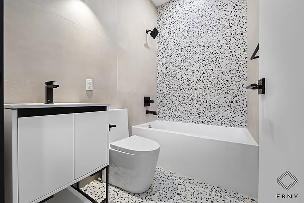 Rented by ERNY LLC | media 12