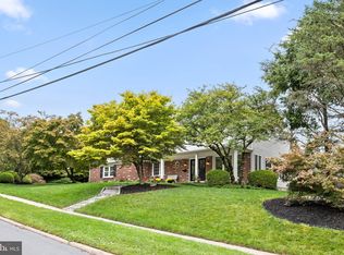 1303 Dundee Dr, Dresher, PA 19025