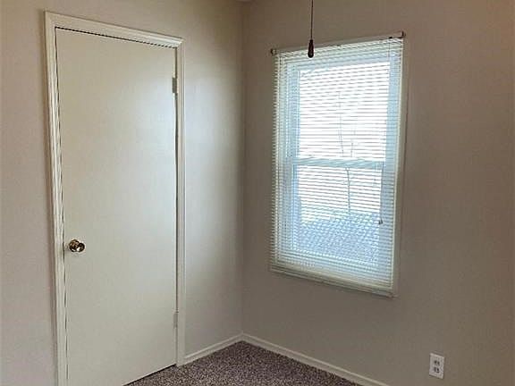 3rd image of 1213 N Redwood Dr