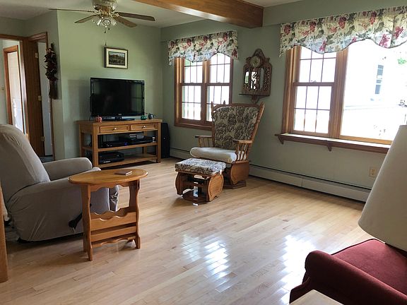 Living room - view 1