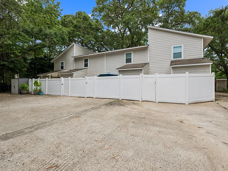 1559 Highland Ave #3 — Photo 28