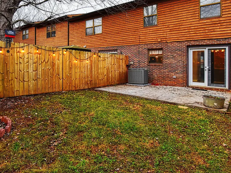 1221 Crest Brook Dr — Photo 5