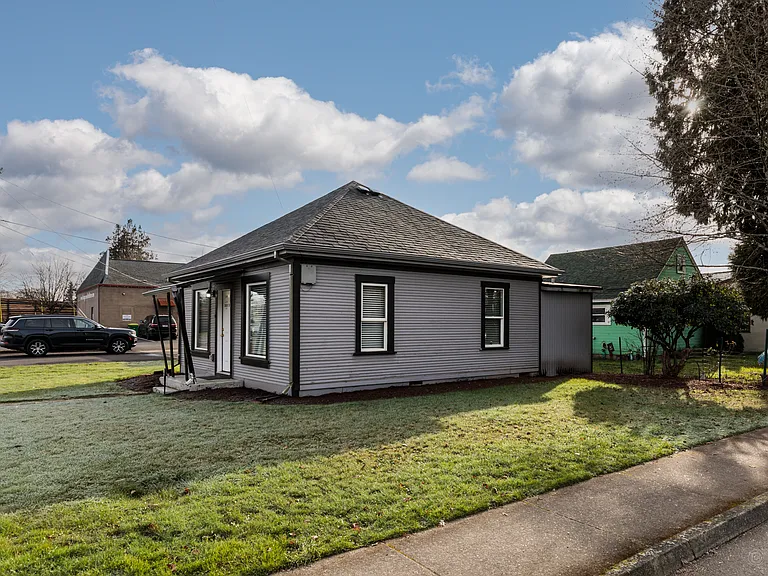 33450 SW Hall St — Photo 10